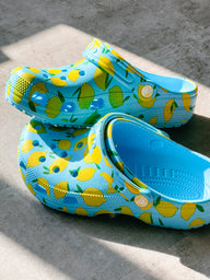 WOMENS CROCS CLASSIC FRESH FRUITS CLOG - BLUE